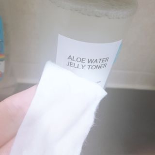 김정문알로에 큐어 큐어 알로에 워터 젤리 토너 500ml — 5점을 준 리뷰어가 2021년 4월 올린 사용 사진