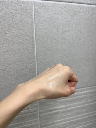 아페로스 아이스쿨링 바디 스프레이 — 5점을 준 리뷰어가 2023년 4월 올린 사용 사진
