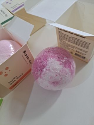 버블데이 배쓰밤 거품입욕제 버블바 6종 — 4점을 준 리뷰어가 2021년 9월 올린 사용 사진