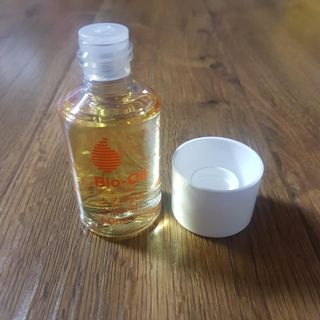 바이오오일 [바이오-오일] 스킨케어 오일 내추럴 60ml — 5점을 준 리뷰어가 2021년 6월 올린 사용 사진