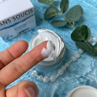 산수시 아쿠아 베네핏 24h 수부지 물광 속건조 수분크림 50ml — 4.5점을 준 리뷰어가 2021년 7월 올린 사용 사진