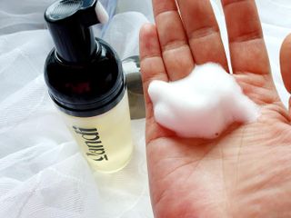 헤어플러스 콴디 아침세안제 폼클렌징 퓨어 어니스티 모닝클렌저 — 5점을 준 리뷰어가 2021년 7월 올린 사용 사진