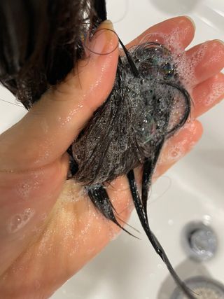 [HUREX] 휴렉스 볼류마이징 탈모완화 기능성 샴푸 150ml x 2개 — 5점을 준 리뷰어가 2021년 9월 올린 사용 사진