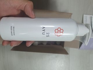 AYU25[아유트웬티파이브]피부 진정, 보습 와일즈 로즈 바디워시 — 5점을 준 리뷰어가 2021년 3월 올린 사용 사진