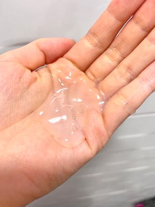 르핸스 퍼포밍 5 샴푸 비반트 포렛/베티버 포그 — 5점을 준 리뷰어가 2023년 2월 올린 사용 사진