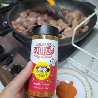 [서울시스터즈] 김치시즈닝 국내 최초 뿌려먹는 김치파우더 100g 1개+ 신제품 김치스낵 90g 2개 — 5점을 준 리뷰어가 2021년 9월 올린 사용 사진