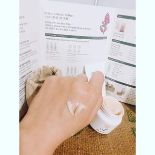 AYU25[아유트웬티파이브]다마스크로즈워터 베이스 천연 수분 촉촉 크림 — 4점을 준 리뷰어가 2021년 4월 올린 사용 사진