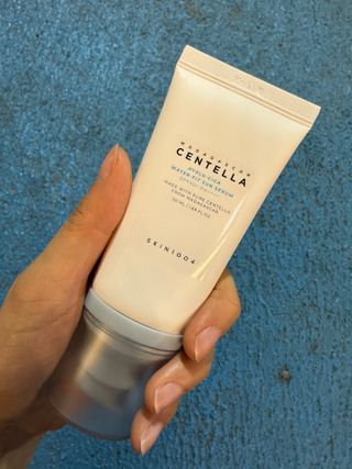 [스킨1004] 마다가스카르 센텔라 히알루-시카 워터핏 선세럼 50ml — 5점을 준 리뷰어가 2024년 5월 올린 사용 사진