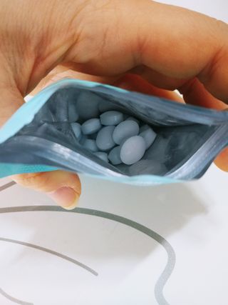 입 냄새 완화에 도움을 주는 에티켓 캔디 앳캔디 스트롱민트 — 5점을 준 리뷰어가 2021년 1월 올린 사용 사진