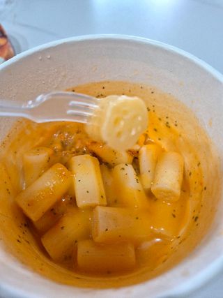 나우  [요리궁리] B타입 ( 매콤, 치즈, 매콤까르보 ) 꽃떡볶이 6개입 세트 — 5점을 준 리뷰어가 2025년 3월 올린 사용 사진
