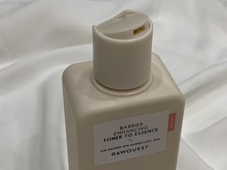 로우퀘스트 베리어 인핸싱 토너투에센스 200ml — 5점을 준 리뷰어가 2023년 11월 올린 사용 사진