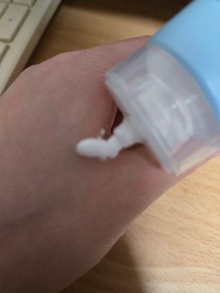 나우 [리브엠]피부 속부터 겹겹이, 촘촘하게! 워터핏8중 수분착붙 크림 — 5점을 준 리뷰어가 2025년 5월 올린 사용 사진