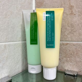 닥터시드 페퍼민트 앤 레몬 비건 비듬케어 쿨 탈모 두피 스크럽 샴푸 — 5점을 준 리뷰어가 2024년 7월 올린 사용 사진