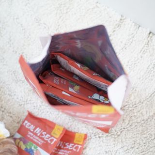 [푸디웜] 라포그  리얼인섹트 관절 저알러지 강아지 사료  1.2KG — 5점을 준 리뷰어가 2022년 8월 올린 사용 사진