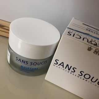 산수시 아쿠아 베네핏 24h 수부지 물광 속건조 수분크림 50ml — 4점을 준 리뷰어가 2021년 7월 올린 사용 사진
