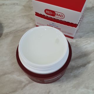 레드투래드 센서티브 슈퍼 크림 50ml — 5점을 준 리뷰어가 2021년 11월 올린 사용 사진