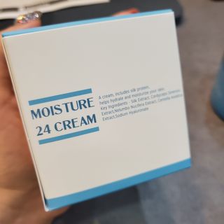 Dr.느루벗 느루벗 모이스쳐 24 크림 — 5점을 준 리뷰어가 2021년 3월 올린 사용 사진
