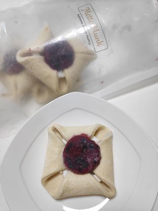 서브큐 메테뭉크 블루베리 크라운 냉동생지 (소포장) — 5점을 준 리뷰어가 2022년 6월 올린 사용 사진