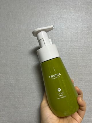 [후르디아] 아보카도 약산성 비건 여성 청결제 — 5점을 준 리뷰어가 2022년 4월 올린 사용 사진