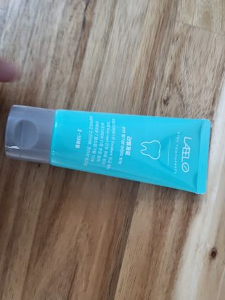 치과에서 쓰는 치약 _ 라벨제로 저불소 꼬마, 키즈, 유아, 베이비, 주니어 안전한 어린이치약 — 4점을 준 리뷰어가 2022년 12월 올린 사용 사진