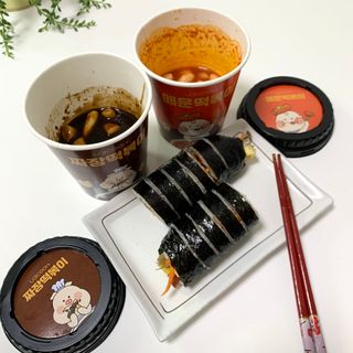 유비쿡 컵떡볶이 매운컵떡볶이2개/ 짜장컵떡볶이 2개  총 4개세트 — 3.5점을 준 리뷰어가 2021년 4월 올린 사용 사진