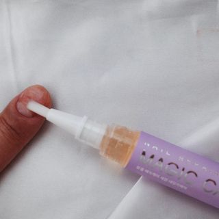 뷰젤 매직케어 네일솔루션 손발톱 보습 영양제 펜슬타입 5ml — 5점을 준 리뷰어가 2022년 4월 올린 사용 사진