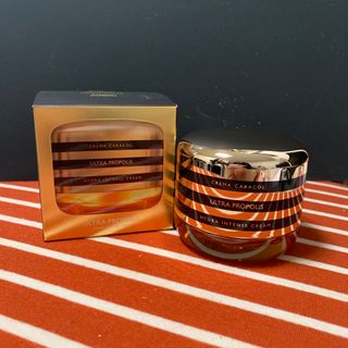 자민경 크레마카라콜 울트라 프로폴리스 하이드라 인텐스 크림 50ml — 5점을 준 리뷰어가 2020년 12월 올린 사용 사진