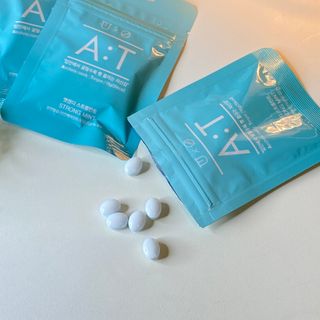 입 냄새 완화에 도움을 주는 에티켓 캔디 앳캔디 스트롱민트 — 5점을 준 리뷰어가 2021년 1월 올린 사용 사진