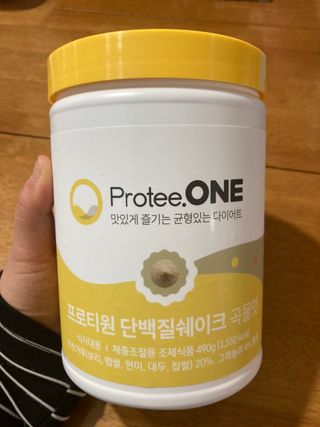 프로티원 단백질쉐이크 곡물맛 2주분 1통+보틀 — 5점을 준 리뷰어가 2021년 4월 올린 사용 사진