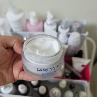 산수시 아쿠아 베네핏 24h 수부지 물광 속건조 수분크림 50ml — 5점을 준 리뷰어가 2021년 6월 올린 사용 사진