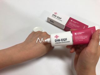 이지듀 DW-EGF 크림 다이브좀_콜라겐이 쏙쏙, 탄력피부로 다이빙 — 5점을 준 리뷰어가 2021년 2월 올린 사용 사진
