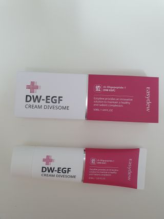 이지듀 DW-EGF 크림 다이브좀_콜라겐이 쏙쏙, 탄력피부로 다이빙 — 5점을 준 리뷰어가 2021년 3월 올린 사용 사진