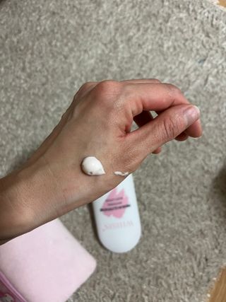 위시스 프리미엄 글루타치온  화이트닝 바디로션 — 5점을 준 리뷰어가 2023년 2월 올린 사용 사진