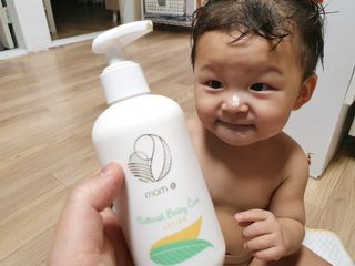 mom e 맘이 내추럴 베이비 케어 샴푸앤바스+로션 — 4점을 준 리뷰어가 2021년 1월 올린 사용 사진