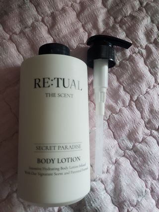 레츄얼 더 센트 바디로션 시크릿 파라다이스(500ml) — 5점을 준 리뷰어가 2022년 6월 올린 사용 사진