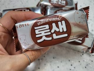 롯데제과 롯샌 카페크런치 — 5점을 준 리뷰어가 2021년 10월 올린 사용 사진