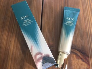 [NEW 탄력유턴 아이크림] AHC 유스 래스팅 리얼 아이크림 포 페이스 — 4.5점을 준 리뷰어가 2021년 1월 올린 사용 사진