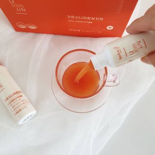 12월 15일 출시, 건강기능식품 브랜드 본리브 나 다운 시작 제품 3종 — 5점을 준 리뷰어가 2021년 2월 올린 사용 사진