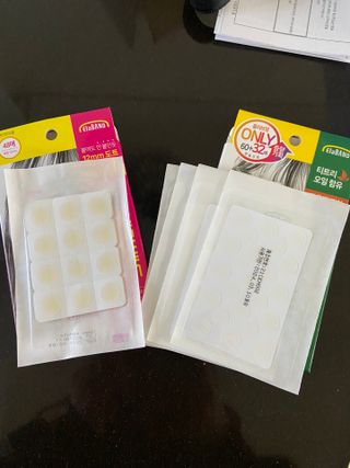 올리브영 엘라밴드 하이드로 도트 스팟패치 12mm, 티트리 — 5점을 준 리뷰어가 2022년 10월 올린 사용 사진