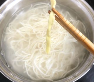 [한면원] 비빔국수 2인분 — 4.5점을 준 리뷰어가 2022년 8월 올린 사용 사진