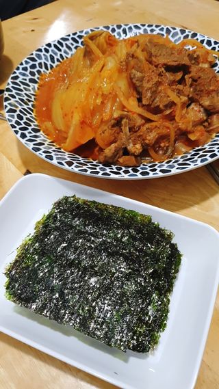 [해림맛김] 들기름에 구운 바삭바삭 김 4종 세트 + 1종 랜덤발송 총5개입 — 5점을 준 리뷰어가 2021년 2월 올린 사용 사진