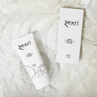 렉스리 데일리 톤업 크림 Rexri Daily Tone Up Cream — 5점을 준 리뷰어가 2022년 9월 올린 사용 사진