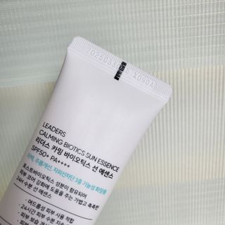리더스코스메틱 리더스 카밍 바이오틱스 선 에센스 SPF 50+ PA++++ — 5점을 준 리뷰어가 2022년 6월 올린 사용 사진