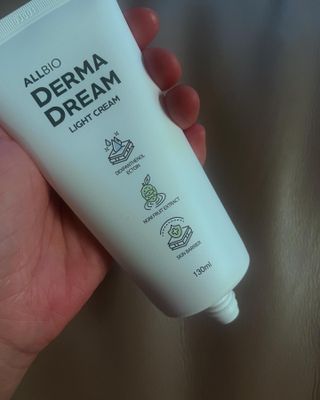 ★스마트 스토어 [올바이오] 더마크림 라이트 크림 130ml 저자극 보습 가려움개선 — 5점을 준 리뷰어가 2025년 1월 올린 사용 사진