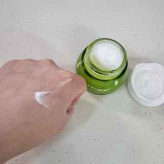 [후르디아] 민감피부 수분크림 비건 아보카도 크림 — 4점을 준 리뷰어가 2022년 1월 올린 사용 사진