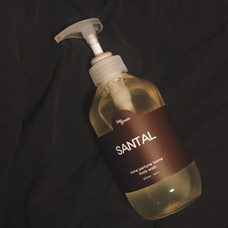 빅그린 니치 퍼퓸 바이옴바디워시 500ml(상탈, 블랙베리&베이, 블랑쉐 3종 중 택1) — 5점을 준 리뷰어가 2022년 9월 올린 사용 사진