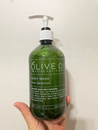 올리브 오일 스킨케어 컴퍼니 [OOSC] 향기로운 보습 로즈 제라늄 바디워시 500ml — 5점을 준 리뷰어가 2021년 5월 올린 사용 사진