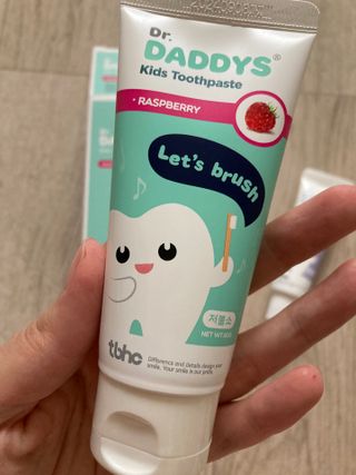 닥터데디스 안심저불소 키즈치약 (라즈베리, 청포도향 중 택 1) 60g +  여행용 미니 치약 15g — 5점을 준 리뷰어가 2022년 7월 올린 사용 사진