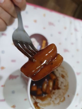 유비쿡 컵떡볶이 매운컵떡볶이2개/ 짜장컵떡볶이 2개  총 4개세트 — 5점을 준 리뷰어가 2021년 7월 올린 사용 사진