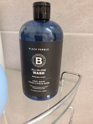 블랙페블 올인원 워시 쿨 웨이브 500ml — 4점을 준 리뷰어가 2021년 5월 올린 사용 사진